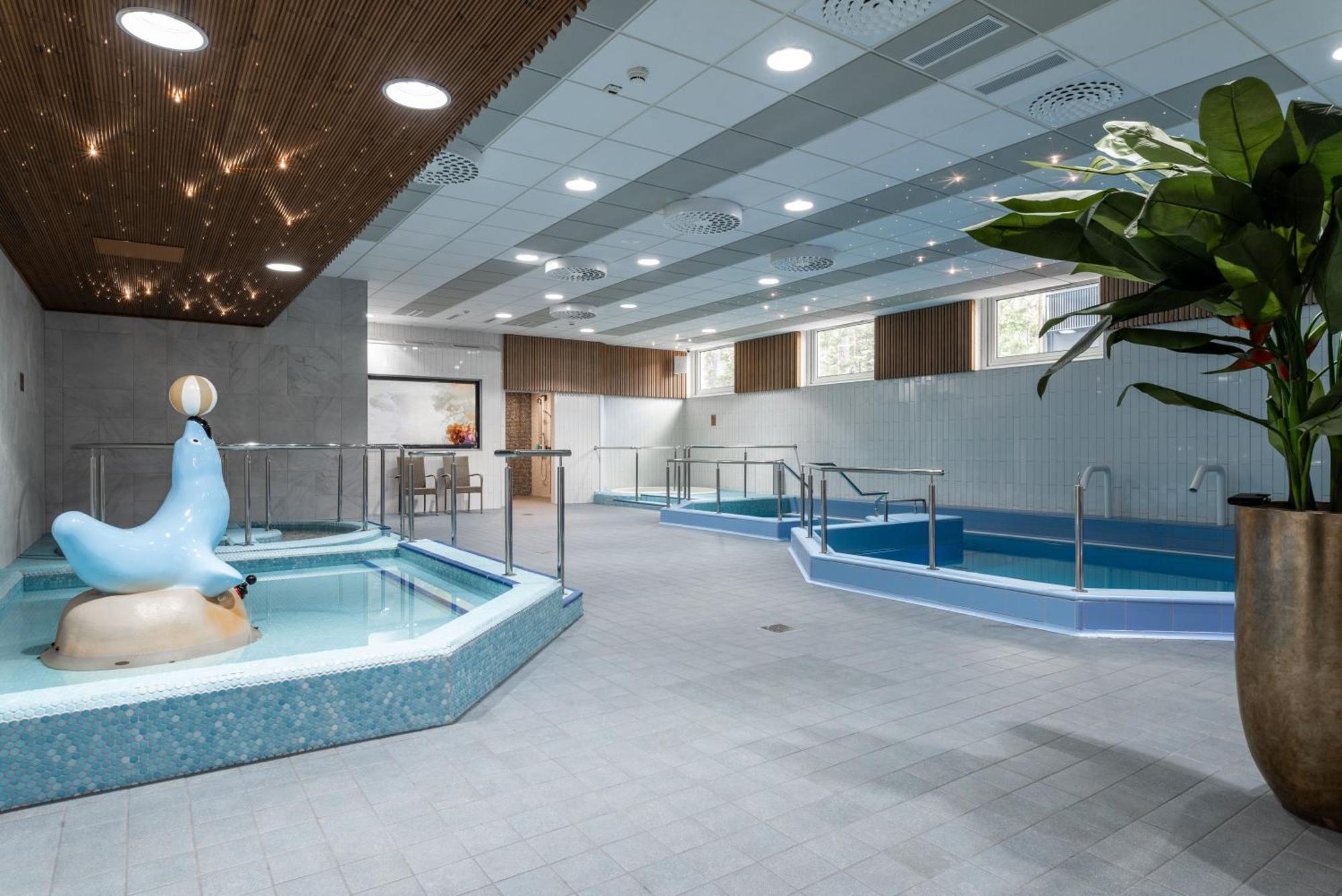 Kruunupuisto Hotelli 4*