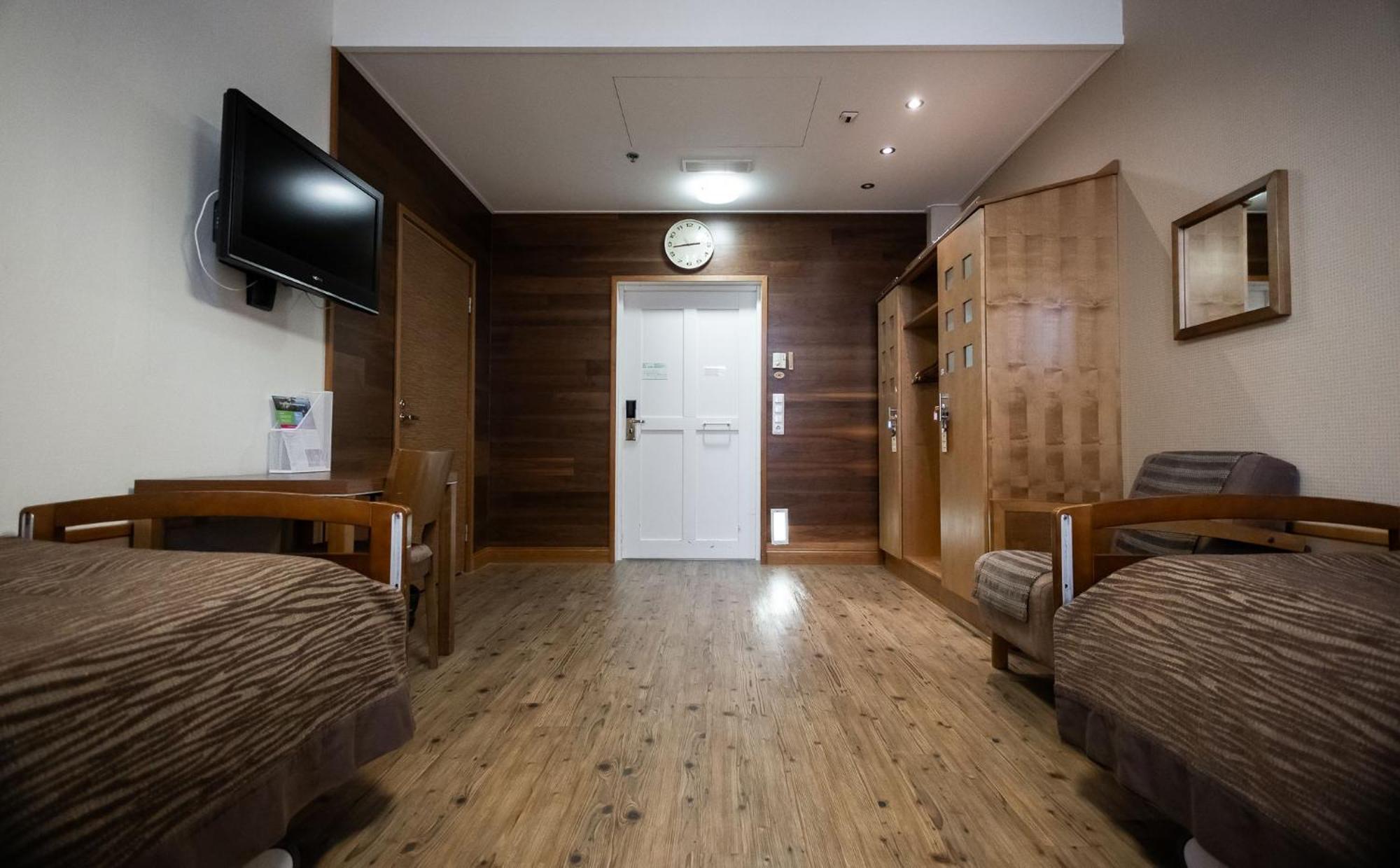 Kruunupuisto 4*