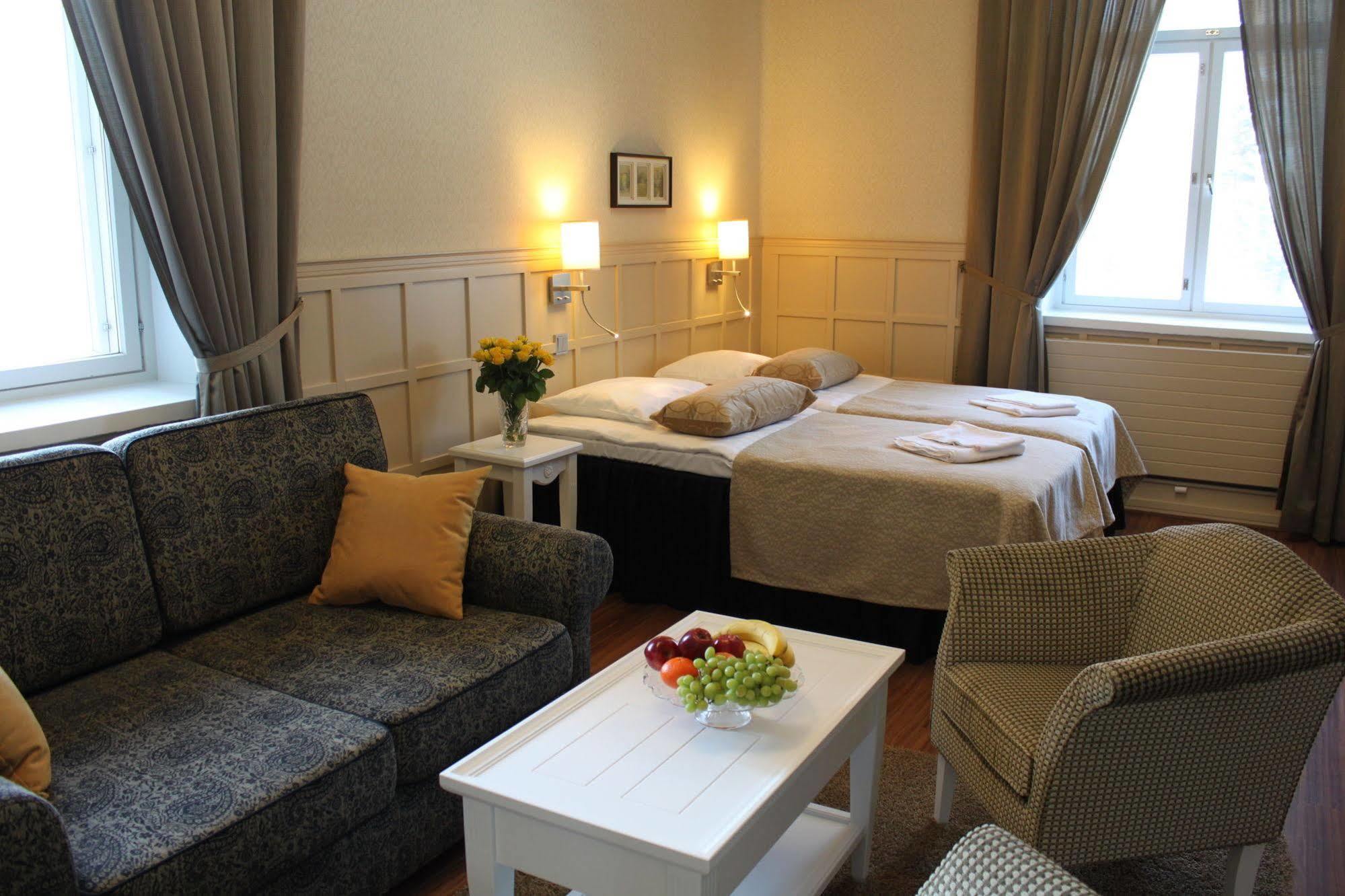 Kruunupuisto 4*