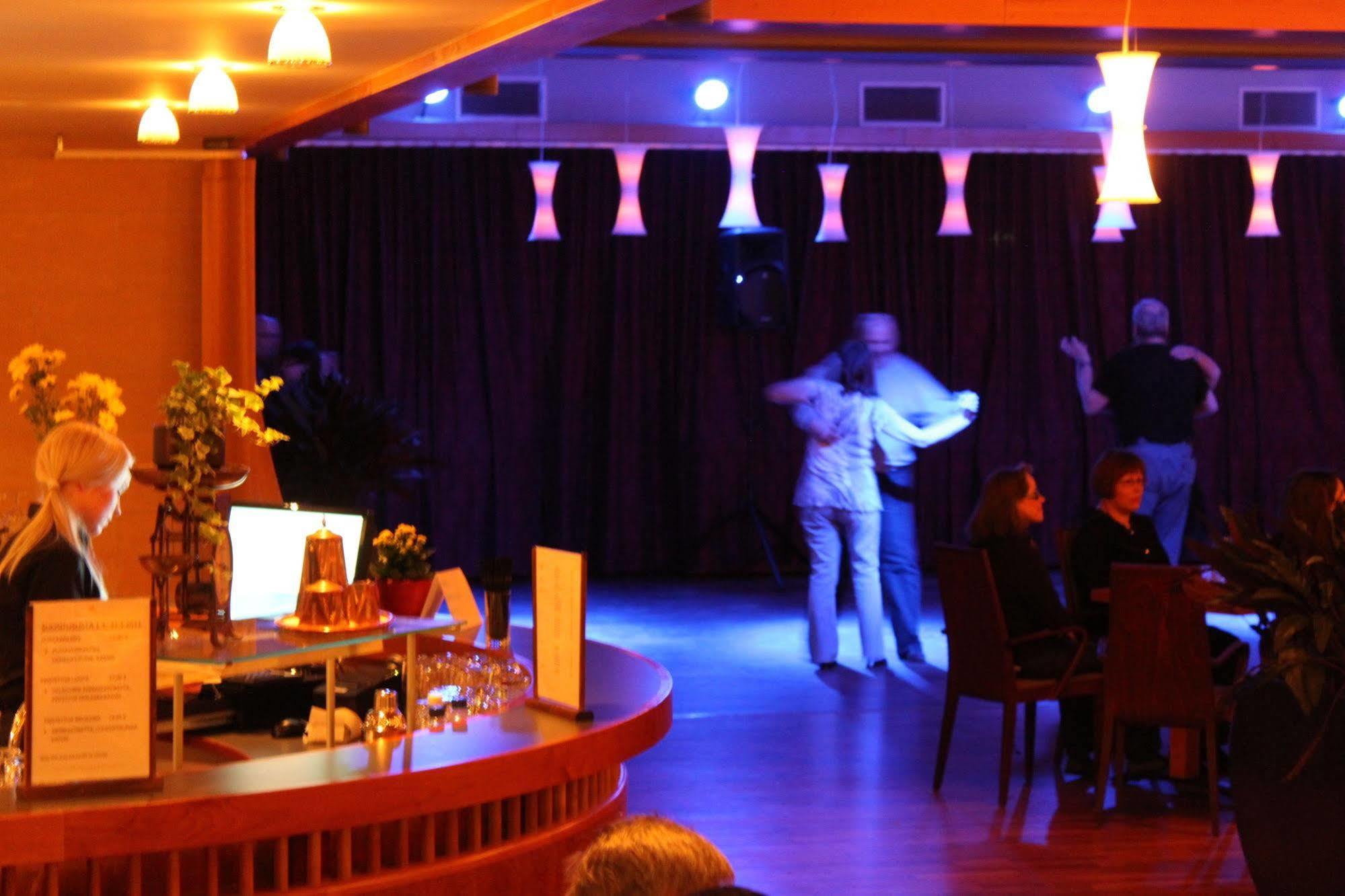 Kruunupuisto 4*